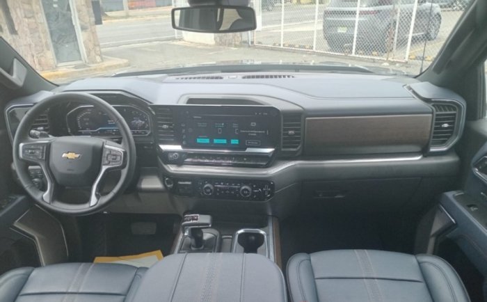 Foto 2 de 2025 CHEVROLET SILVERADO HIGH COUNTRY DURAMAX
