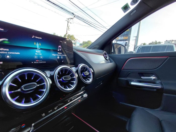 Foto 5 de 2021 MERCEDES-BENZ CLASE CLA