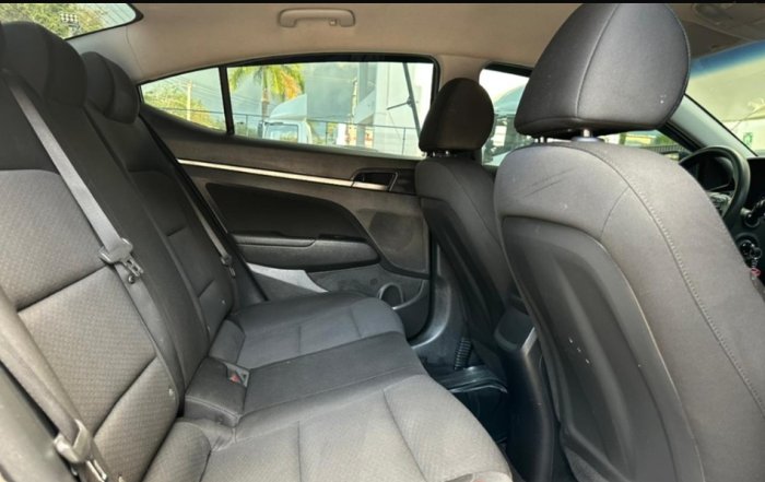 Foto 6 de 2020 HYUNDAI ELANTRA SEL