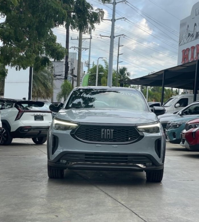 Foto 3 de 2023 FIAT FASTBACK LIMITED 270