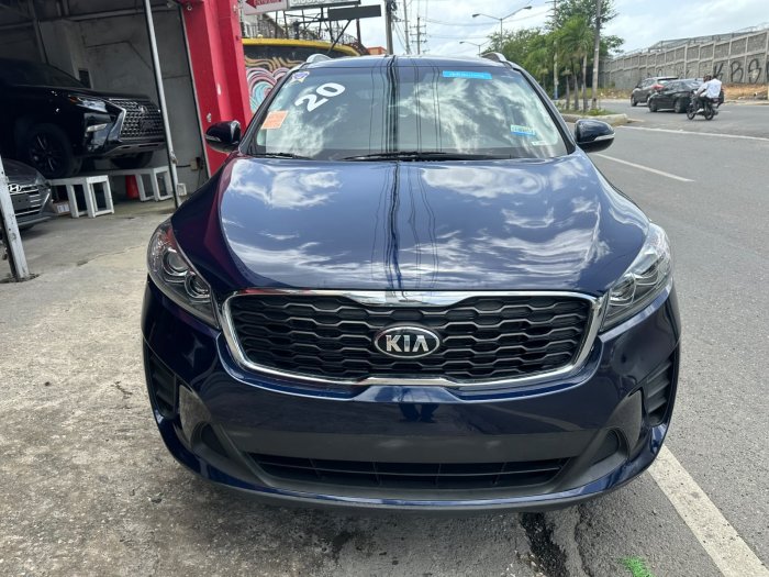 Foto 2 de 2020 KIA SORENTO LX