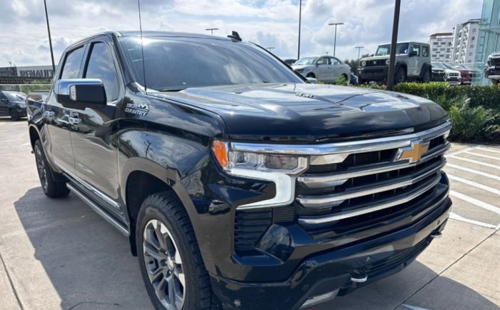 Foto 4 de 2023 CHEVROLET SILVERADO HIGH COUNTRY