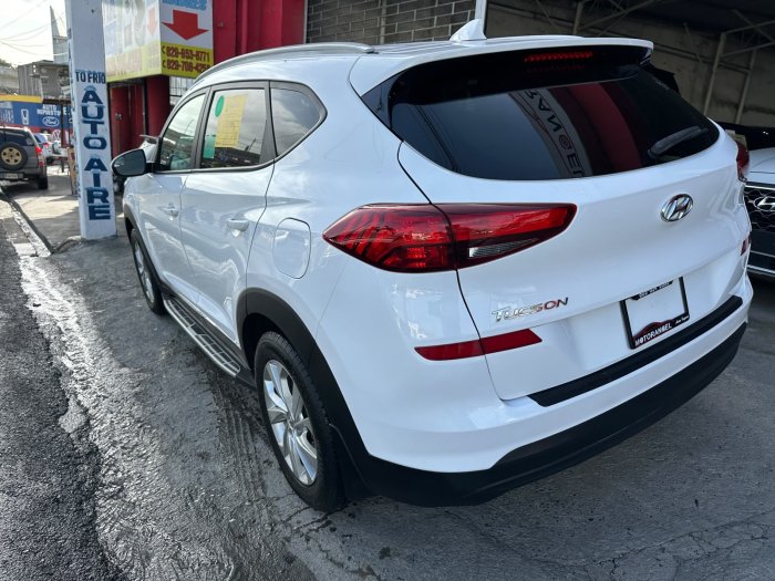 Foto 2 de 2021 HYUNDAI TUCSON SE