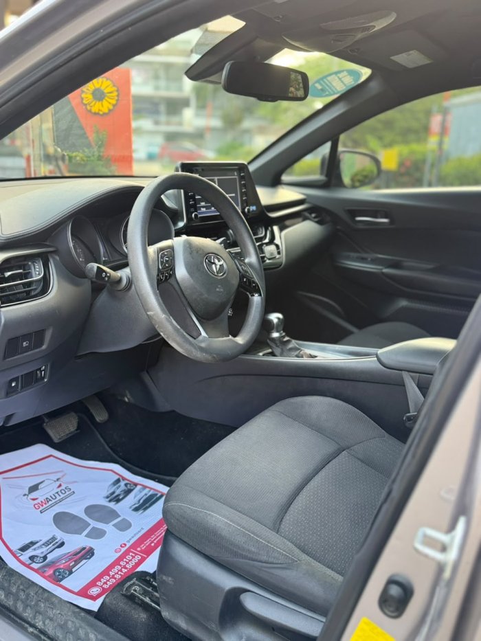 Foto 7 de 2019 Toyota C- HR