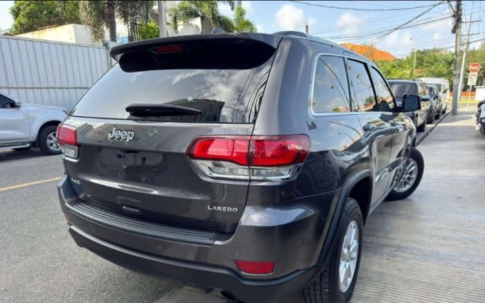 Foto 9 de 2020 JEEP GRAND CHEROKEE LAREDO 4X4