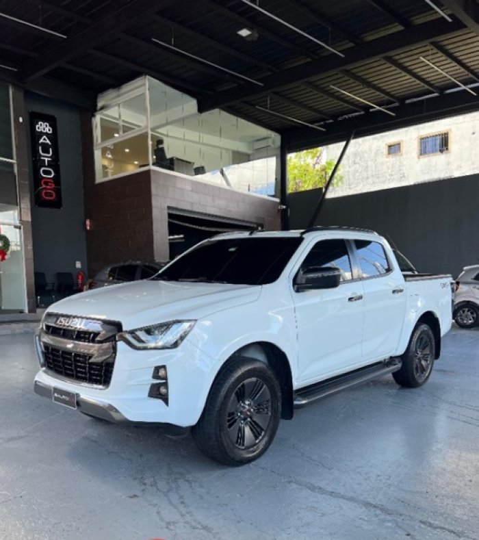 2023 ISUZU DMAX LSE
