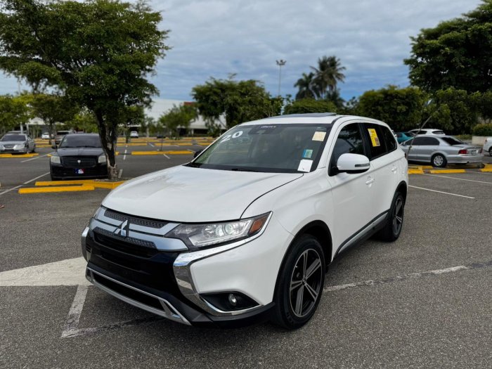 Foto 2 de 2020 MITSUBISHI OUTLANDER SPORT SE