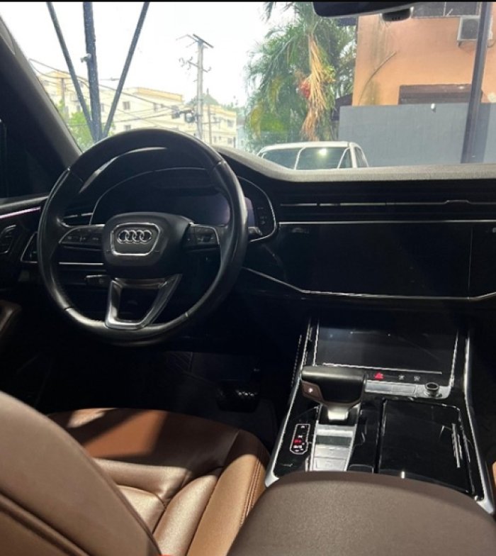 Foto 6 de 2019 AUDI Q8