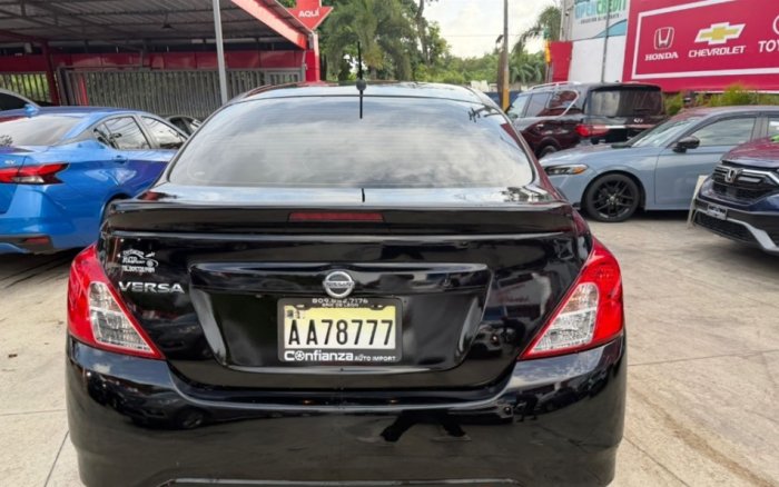 Foto 6 de 2019 NISSAN VERSA