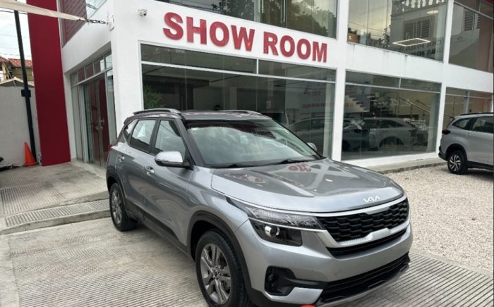 2023 KIA SELTOS EX