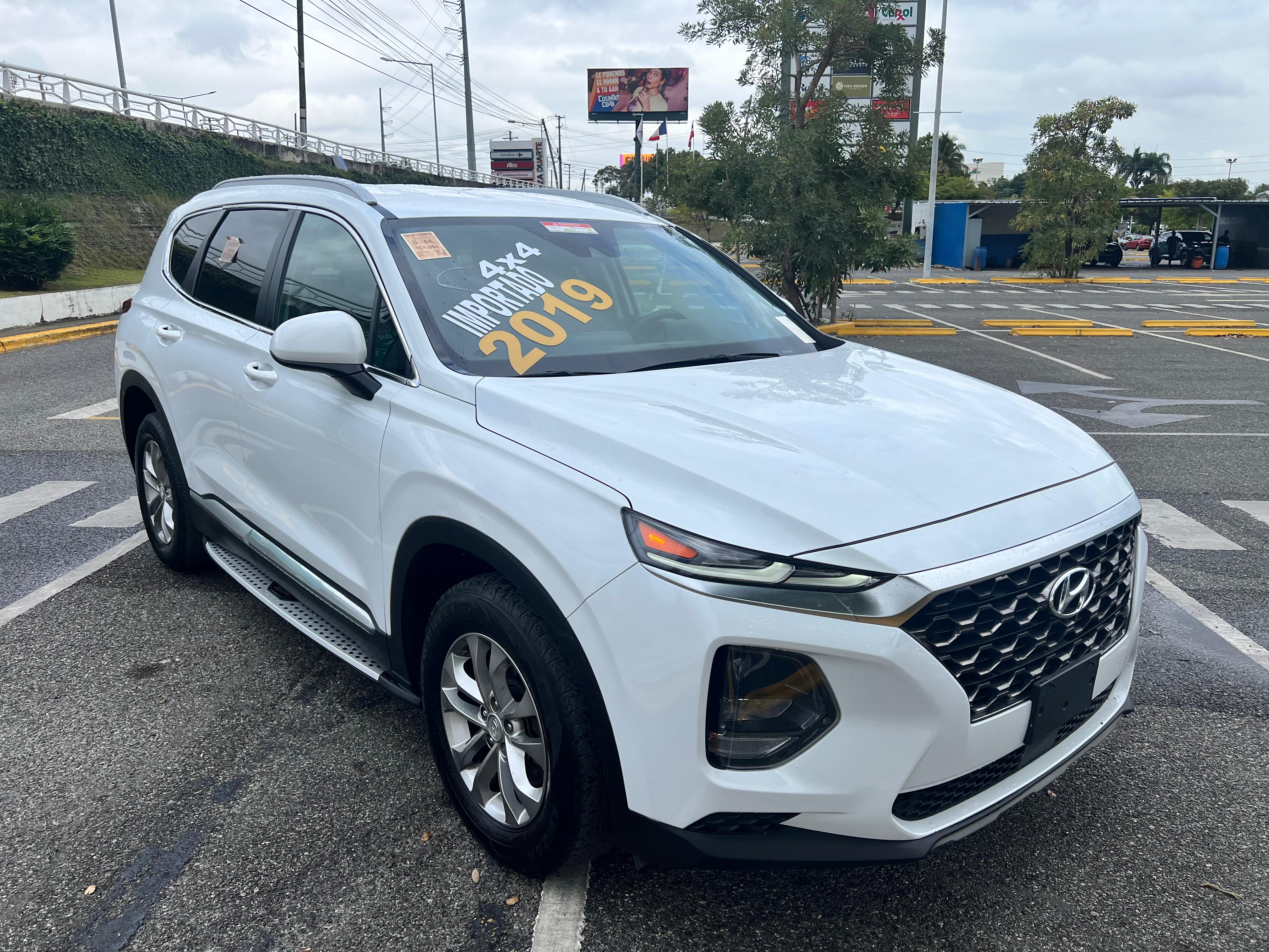 2019 HYUNDAI SANTA FE SE