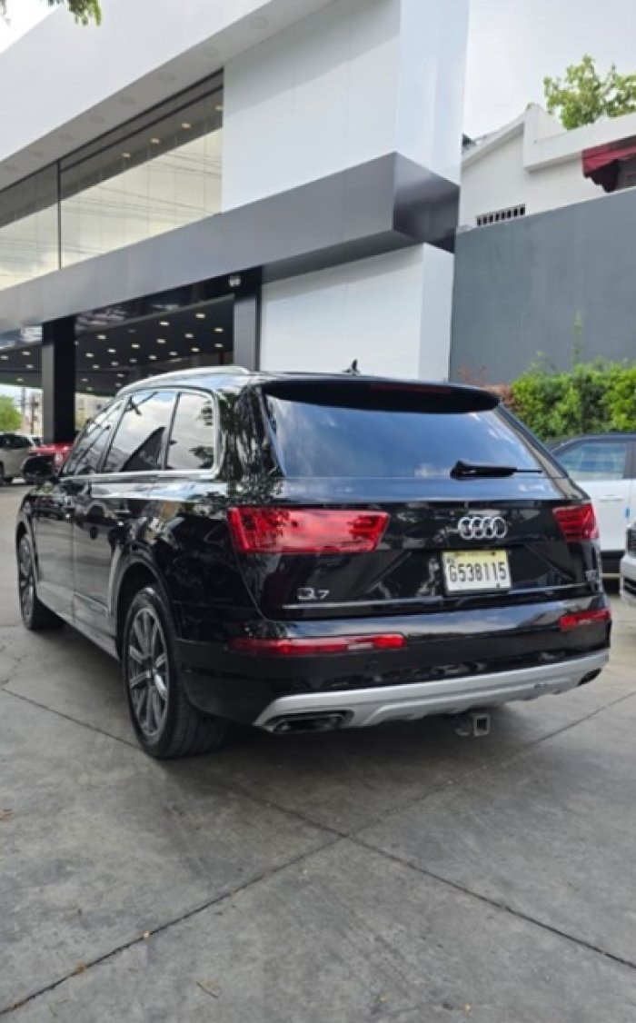 Foto 10 de 2017 AUDI Q7 QUATRO