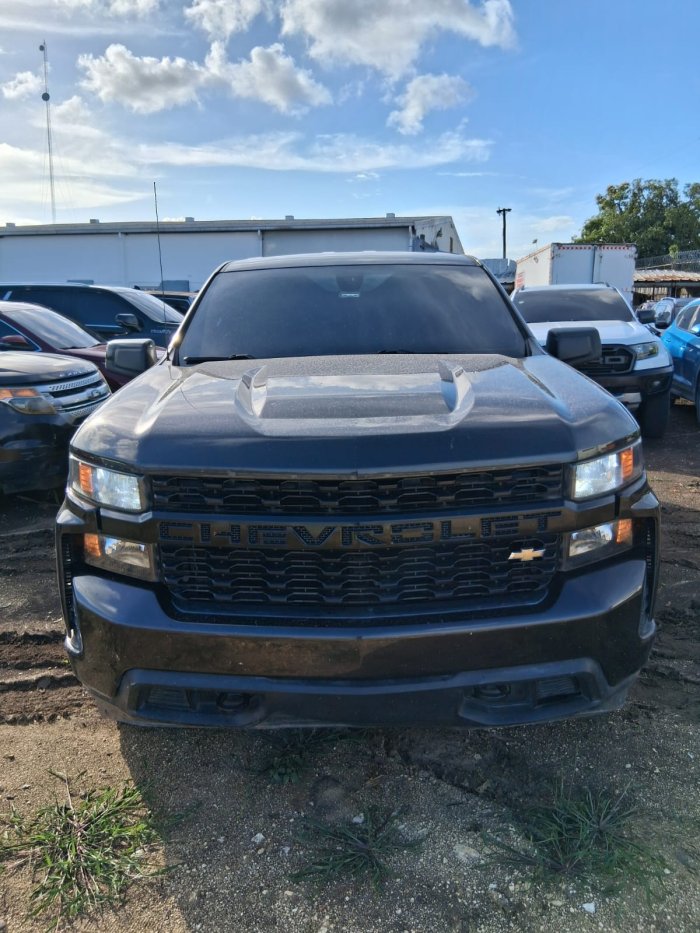 Foto 2 de 2021 CHEVROLET SILVERADO