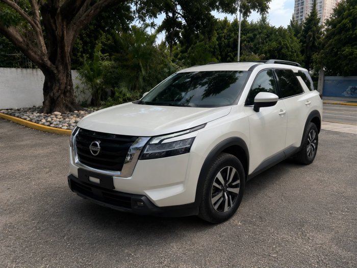 Foto 2 de 2023 NISSAN PATHFINDER
