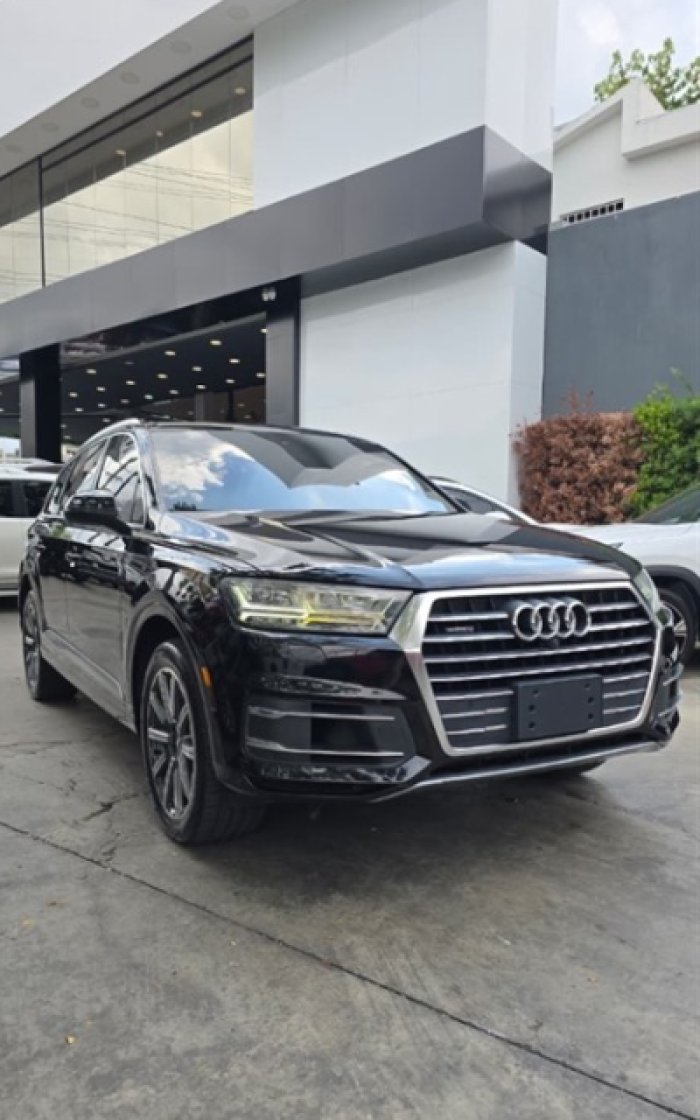Foto 3 de 2017 AUDI Q7 QUATRO