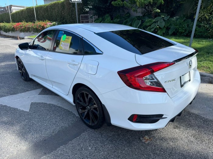 Foto 4 de 2021 Honda CIVIC SPORT