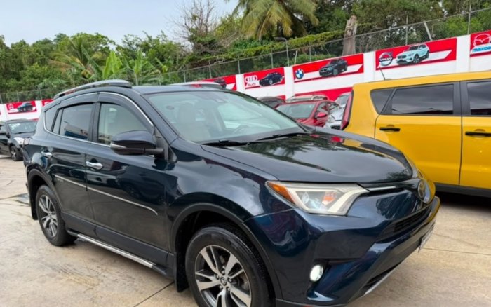 Foto 3 de 2017 Toyota RAV4 XLE