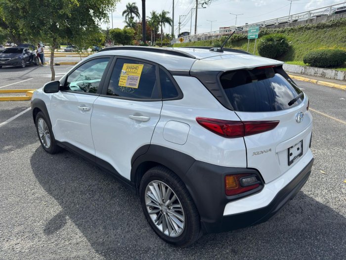 Foto 3 de 2020 HYUNDAI KONA SEL