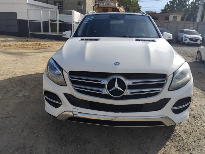 Foto 8 de 2016 MERCEDES-BENZ GLE350
