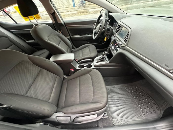 Foto 9 de 2020 HYUNDAI ELANTRA SEL