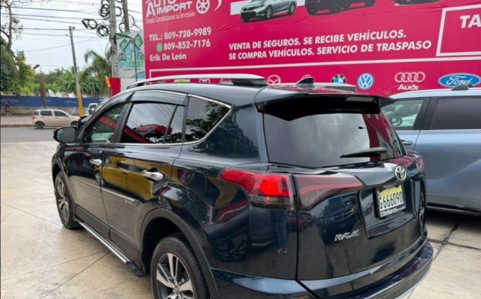 Foto 4 de 2017 Toyota RAV4 XLE