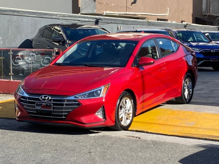 Foto 2 de 2020 HYUNDAI ELANTRA SEL
