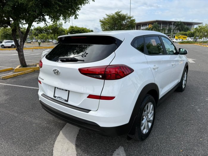 Foto 4 de 2021 HYUNDAI TUCSON SE