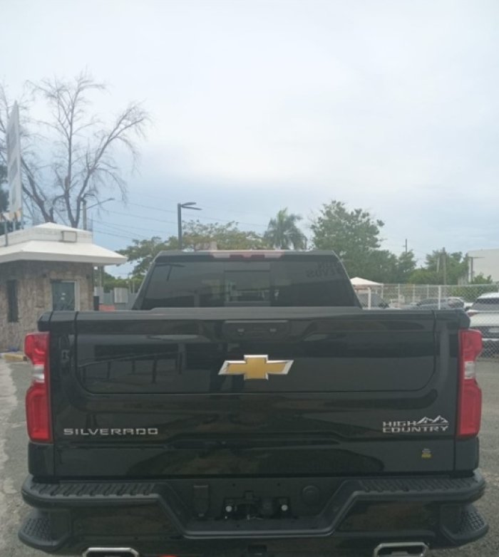 Foto 10 de 2025 CHEVROLET SILVERADO HIGH COUNTRY DURAMAX
