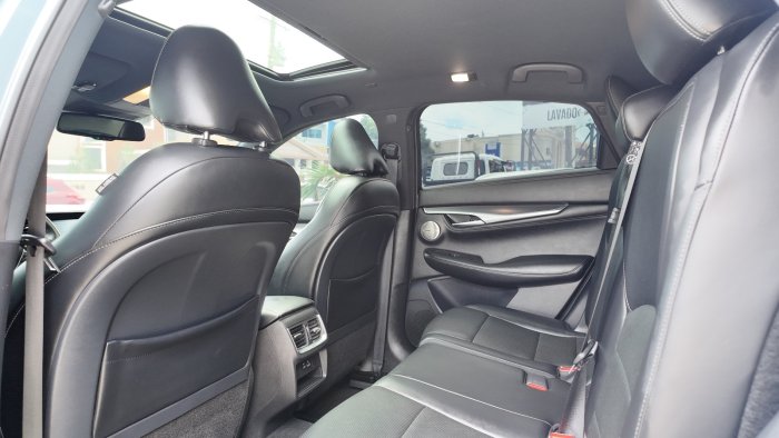 Foto 10 de 2023 INFINITI QX-55