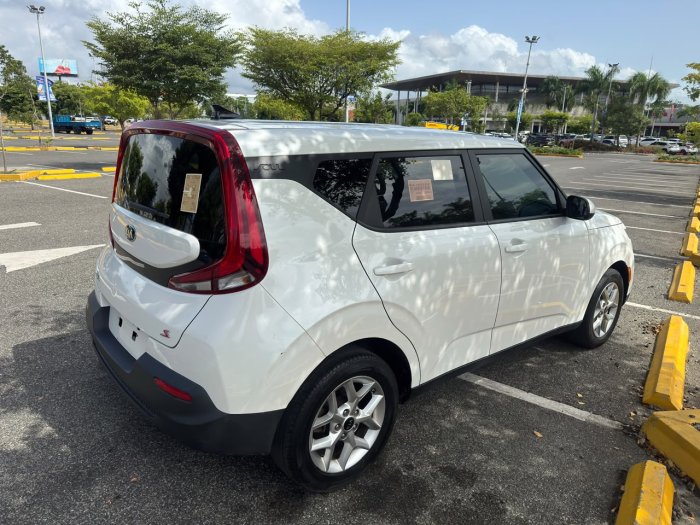 Foto 6 de 2021 KIA SOUL S