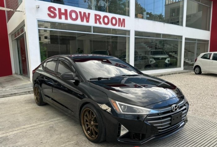 Foto 3 de 2020 HYUNDAI ELANTRA SEL