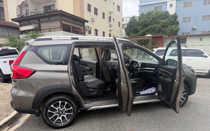 Foto 9 de 2024 SUZUKI XL7