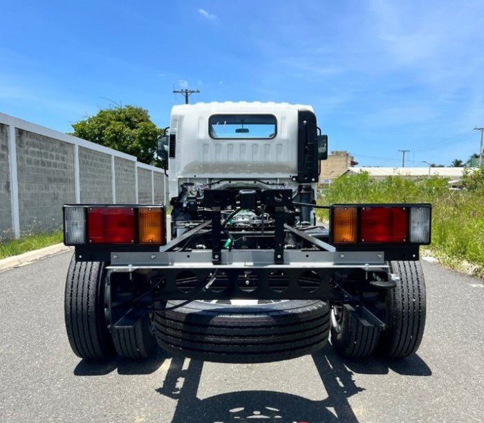 Foto 11 de 2027 ISUZU NPR