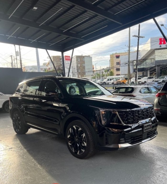 Foto 3 de 2026 KIA SORENTO LUXURY