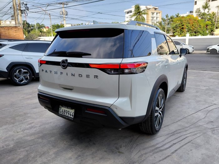 Foto 4 de 2023 NISSAN PATHFINDER