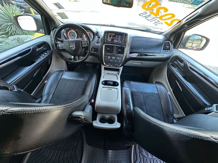 Foto 7 de 2020 DODGE CARAVAN