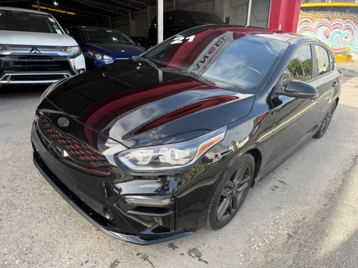 Foto 3 de 2021 KIA FORTE GT LINE