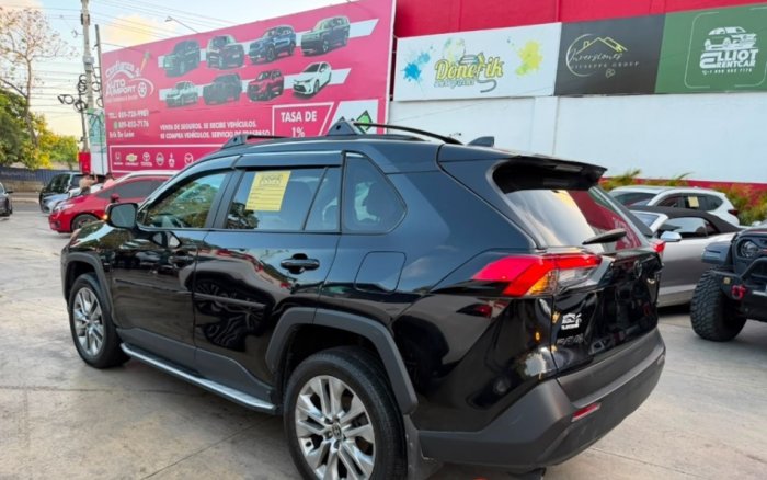 Foto 6 de 2025 Toyota RAV4 XLE