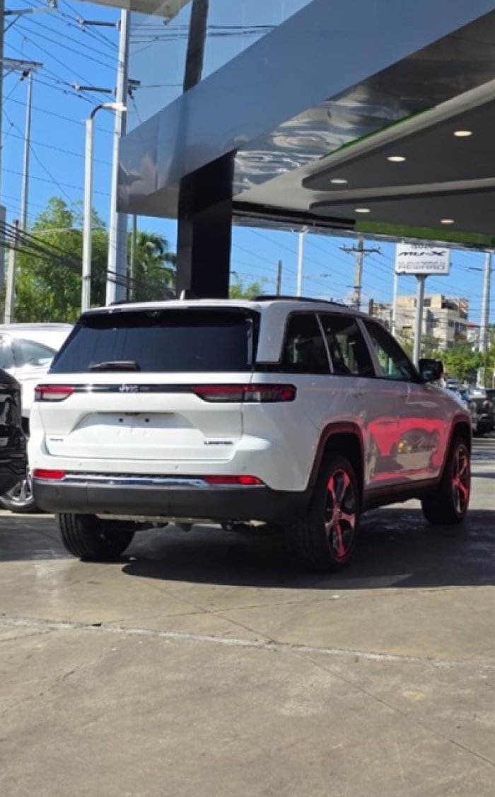 Foto 10 de 2023 JEEP GRAND CHEROKEE LIMITED