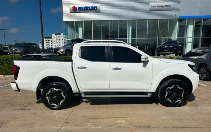 Foto 10 de 2024 NISSAN FRONTIER LE 4X4