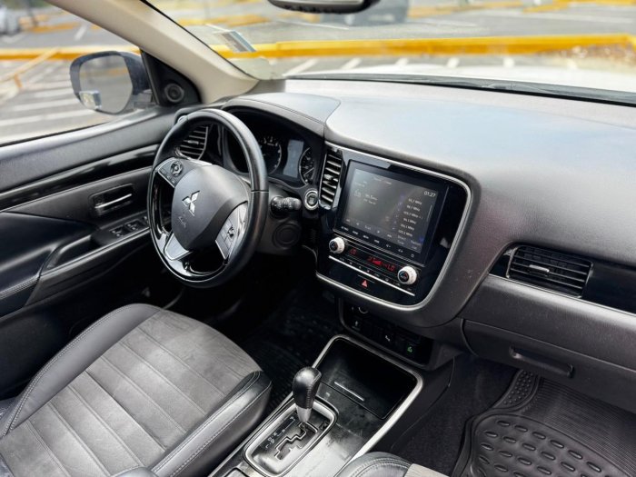 Foto 7 de 2020 MITSUBISHI OUTLANDER SPORT SE