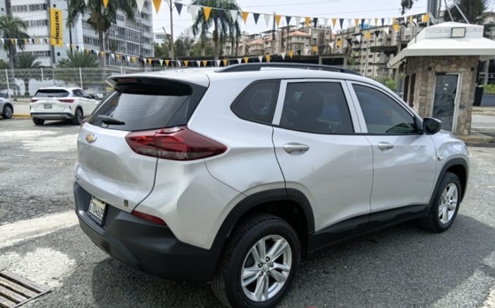 Foto 9 de 2023 CHEVROLET TRACKER LS