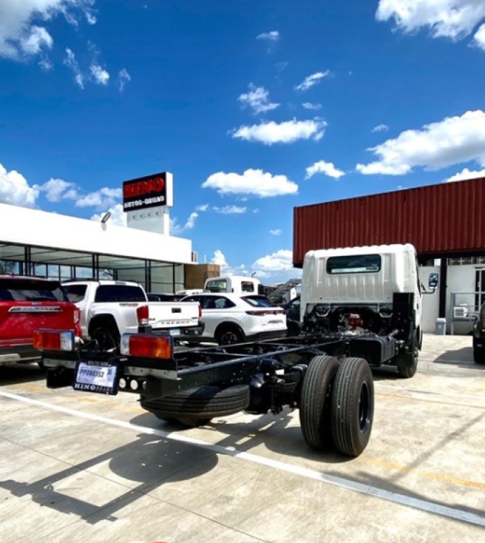 Foto 5 de 2025 HINO 300