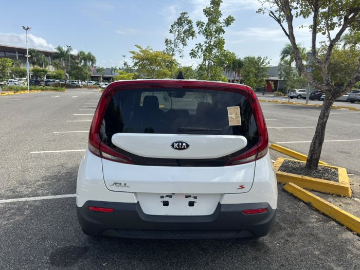 Foto 5 de 2021 KIA SOUL S