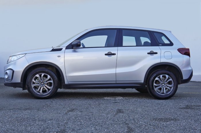 Foto 6 de 2023 SUZUKI VITARA GL