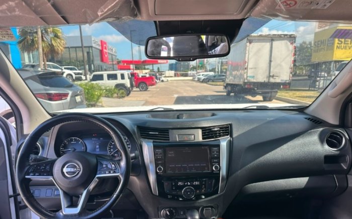 Foto 4 de 2024 NISSAN FRONTIER LE 4X4