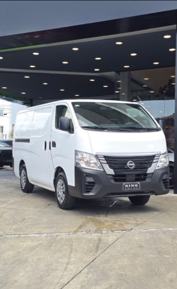 Foto 3 de 2025 NISSAN URVAN