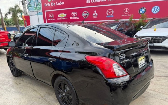 Foto 8 de 2019 NISSAN VERSA