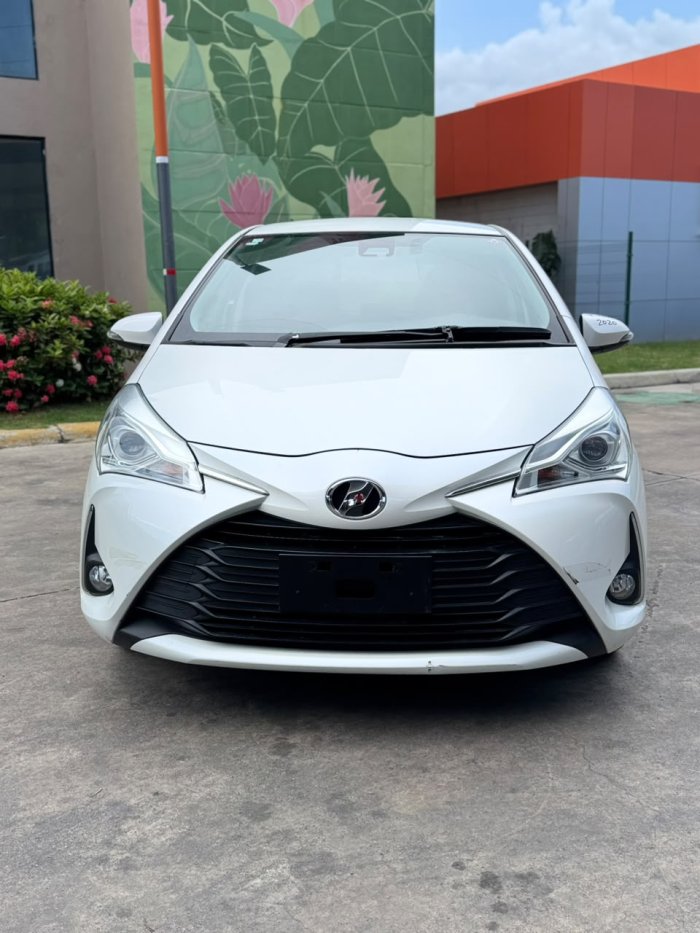 Foto 4 de 2020 Toyota VITZ