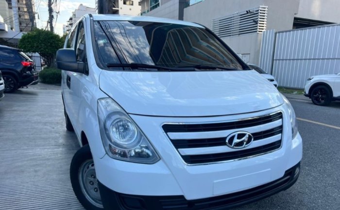 Foto 3 de 2018 HYUNDAI H 1 TQ6